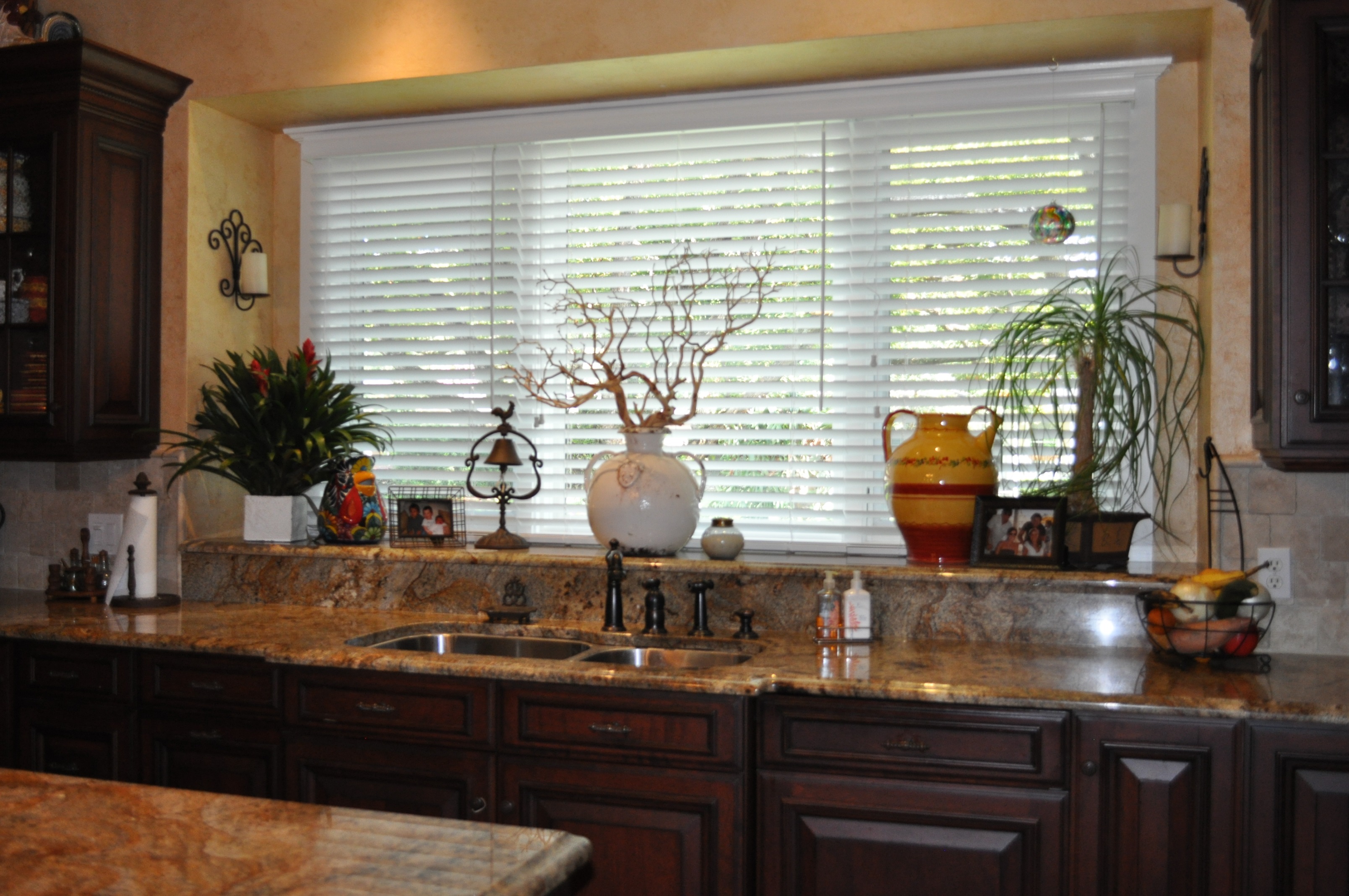plantation shutters Reunion County, window blinds, roller shades